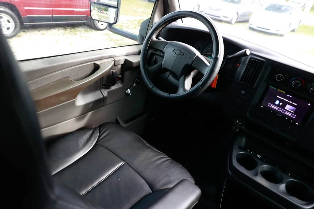2004 Chevrolet Express - Image 12 of 12