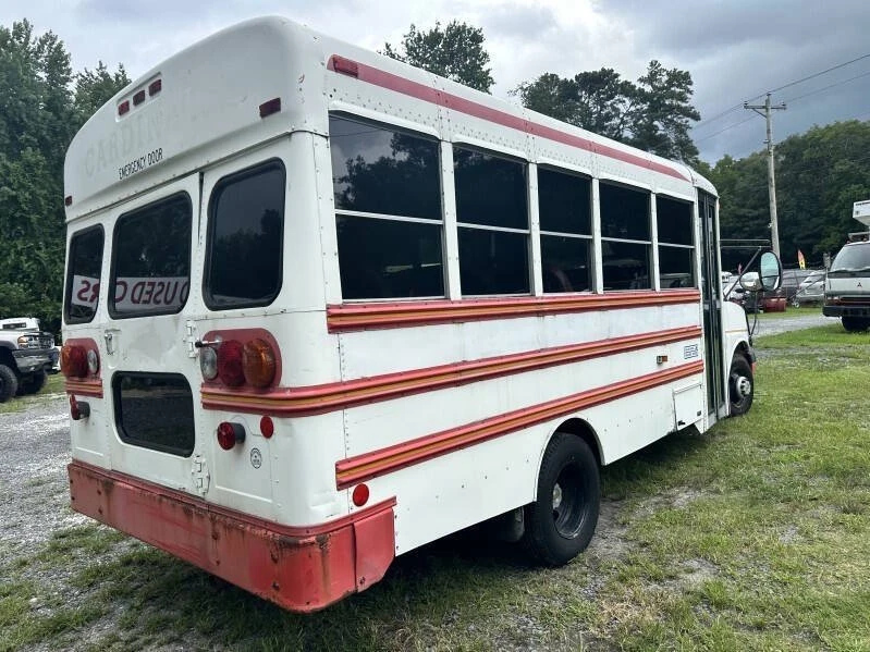 2004 Chevrolet Express - Image 7 of 18
