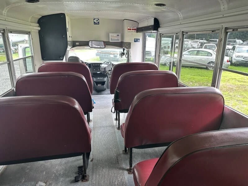 2004 Chevrolet Express - Image 18 of 18
