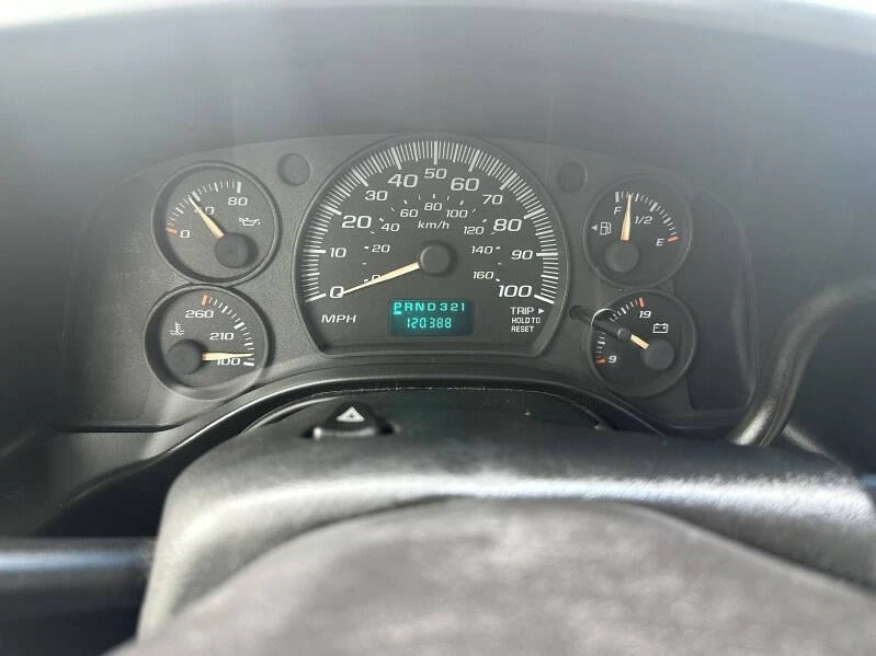 2004 Chevrolet Express - Image 2 of 21
