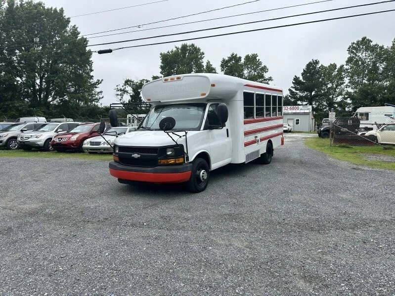 2004 Chevrolet Express - Image 4 of 21