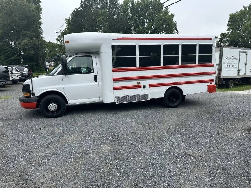 2004 Chevrolet Express - Image 6 of 21