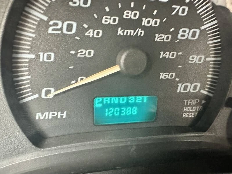 2004 Chevrolet Express - Image 3 of 21