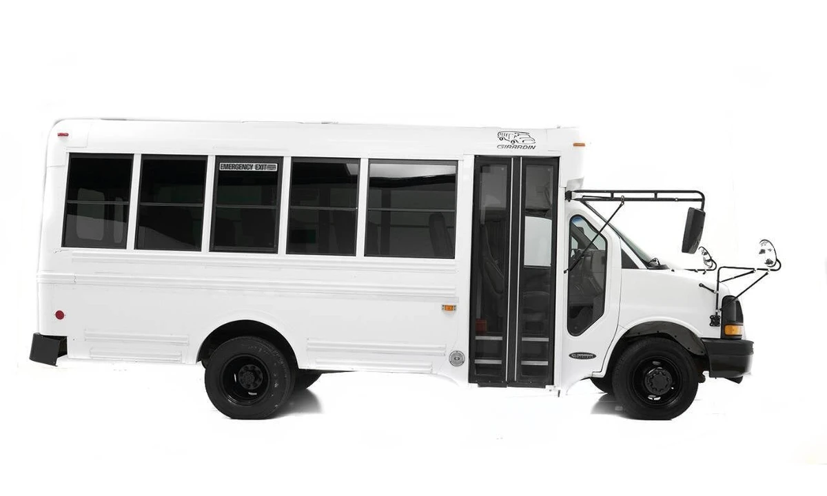 2004 Chevrolet Express - Image 5 of 12