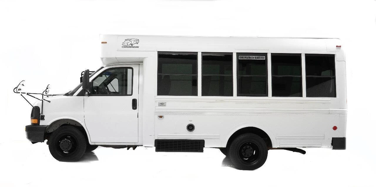 2004 Chevrolet Express - Image 6 of 12