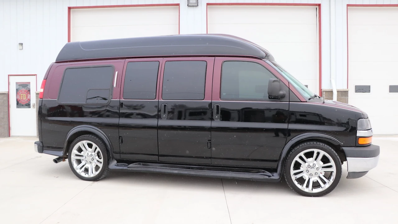 2004 Chevrolet Express - Image 18 of 19