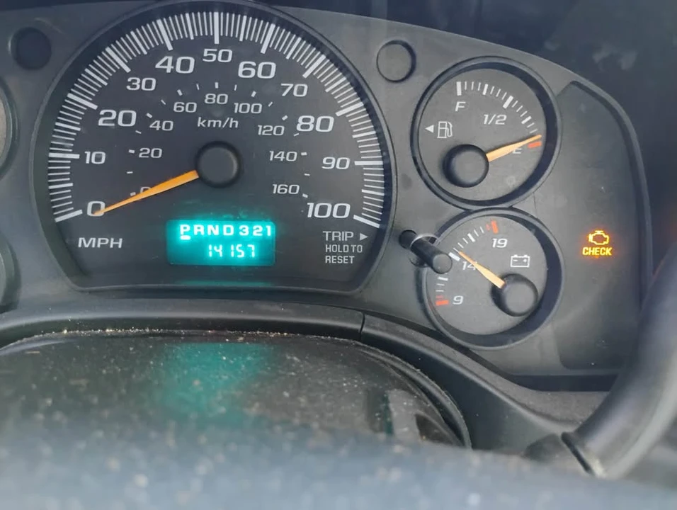 2004 Chevrolet G-Series Van - Image 5 of 12