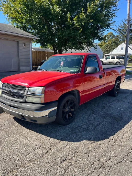 2004 Chevrolet S-10 - Image 2 of 4