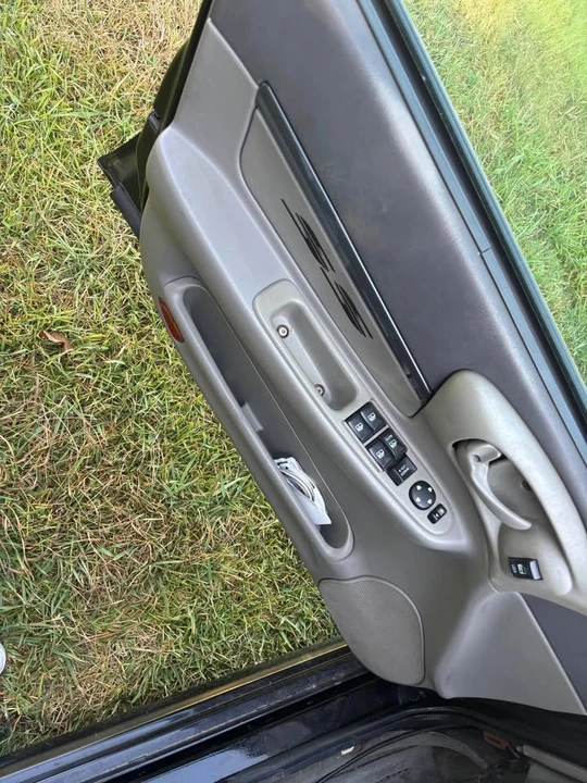 2004 Chevrolet Impala 8th Gen - Image 4 of 15