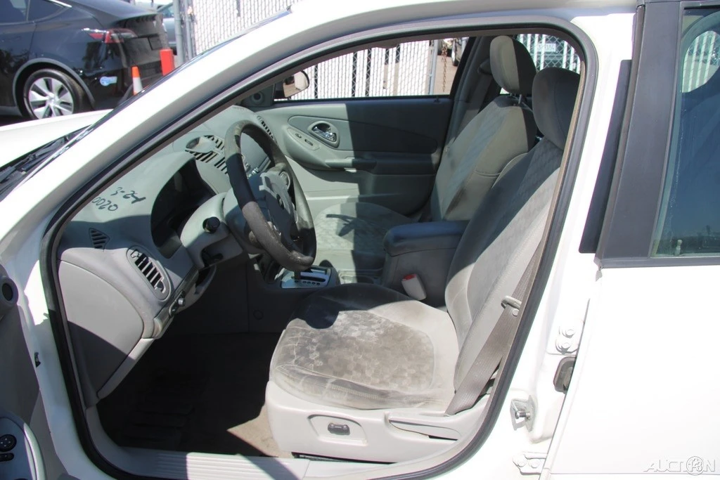 2004 Chevrolet Malibu - Image 16 of 21