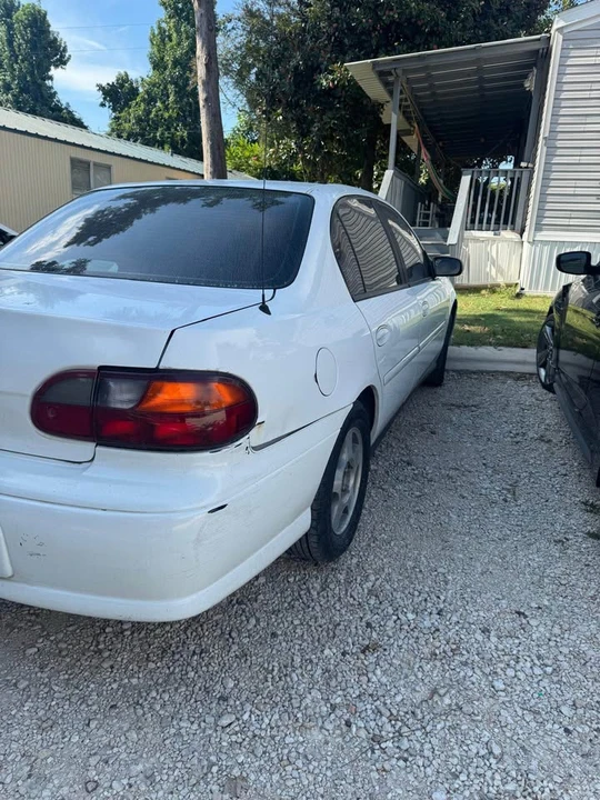 2004 Chevrolet Malibu - Image 2 of 4