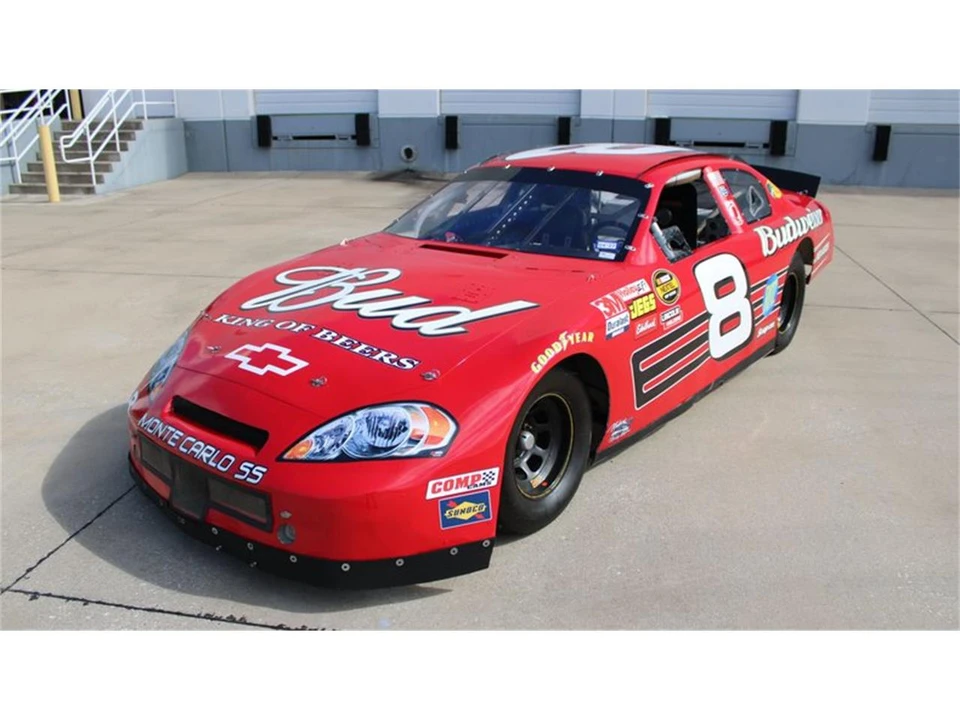 2004 Chevrolet Monte Carlo 6th Gen - Image 2 of 31