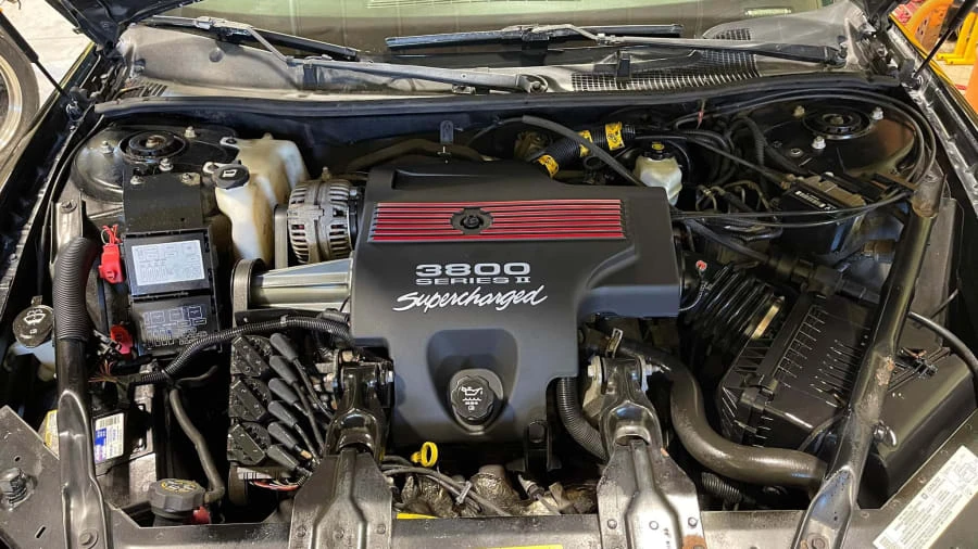 2004 Chevrolet Monte Carlo 6th Gen - Image 5 of 9