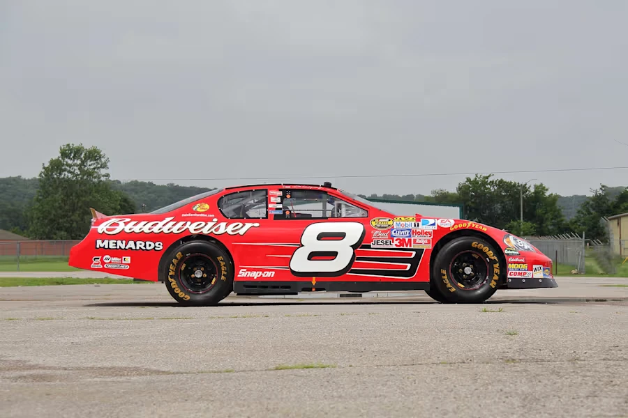2004 Chevrolet Monte Carlo 6th Gen - Image 2 of 26