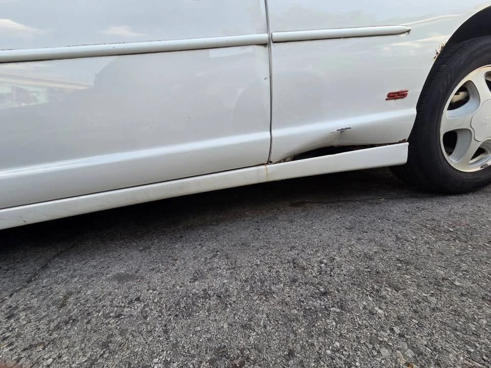 2004 Chevrolet Monte Carlo 6th Gen - Image 6 of 10