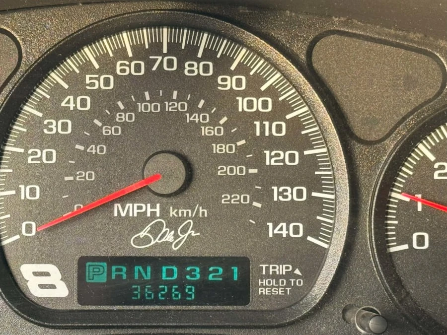 2004 Chevrolet Monte Carlo 6th Gen - Image 13 of 16