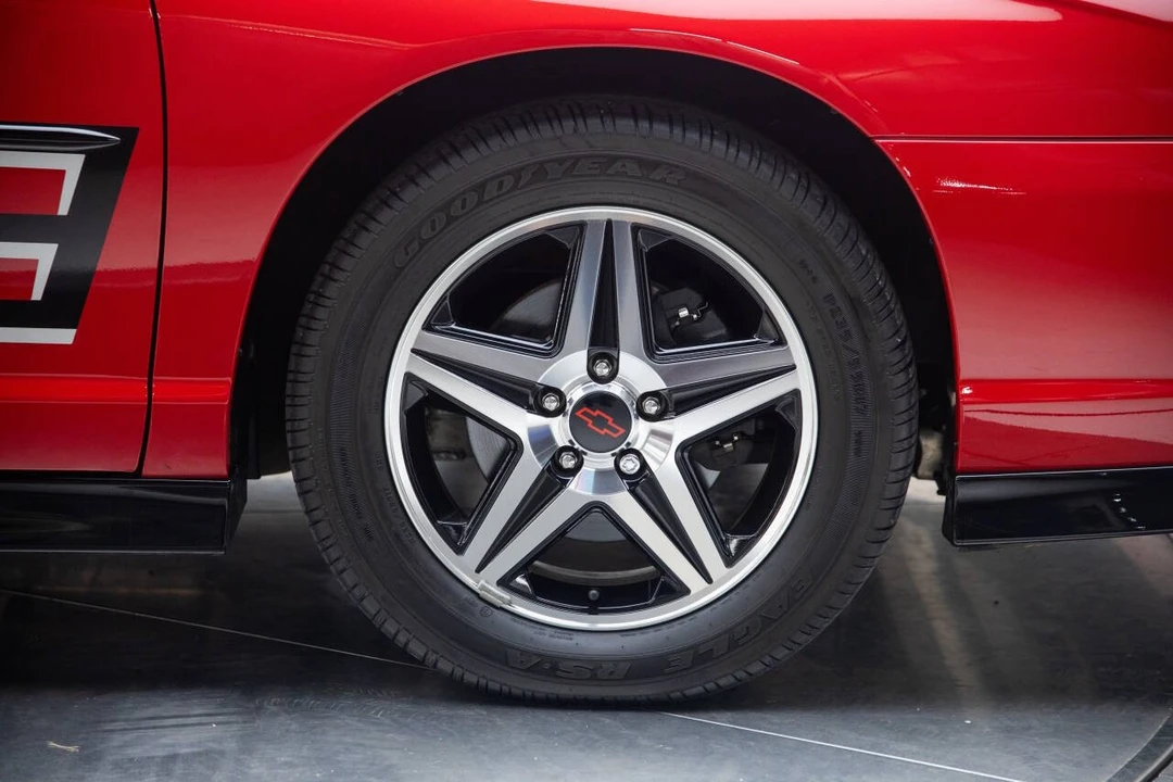 2004 Chevrolet Monte Carlo 6th Gen - Image 16 of 21