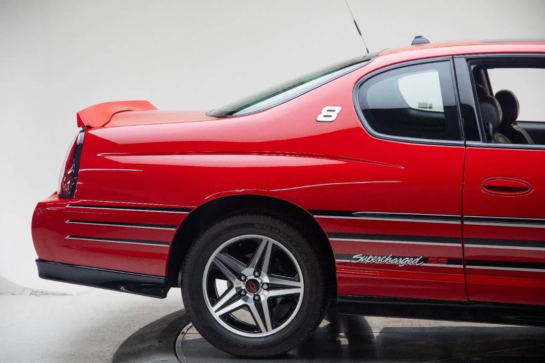 2004 Chevrolet Monte Carlo 6th Gen - Image 10 of 21