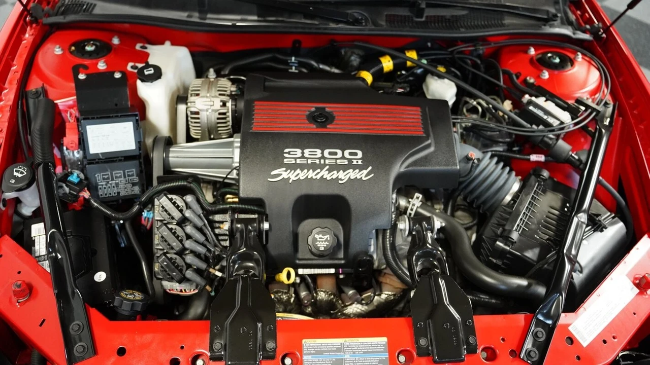 2004 Chevrolet Monte Carlo 6th Gen - Image 4 of 12