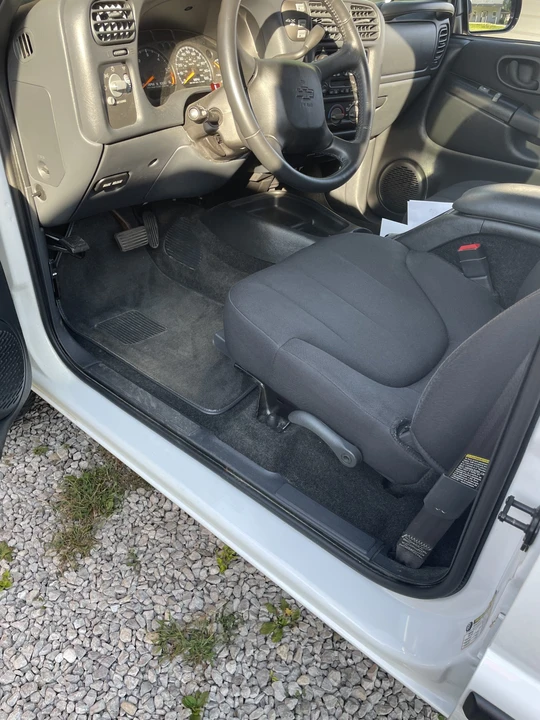 2004 Chevrolet S-10 - Image 27 of 31