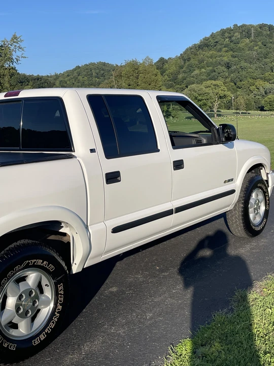 2004 Chevrolet S-10 - Image 25 of 31