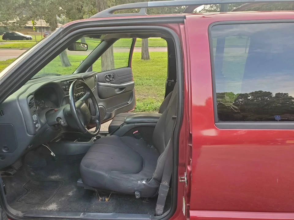 2004 Chevrolet S-10 - Image 5 of 7