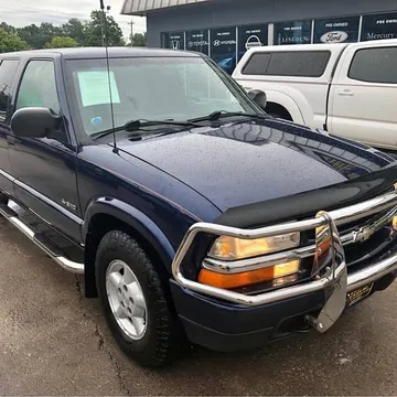 2004 Chevrolet S10 LS Crew Cab