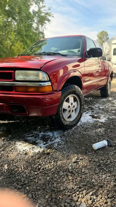2004 Chevrolet S-10 - Image 7 of 8