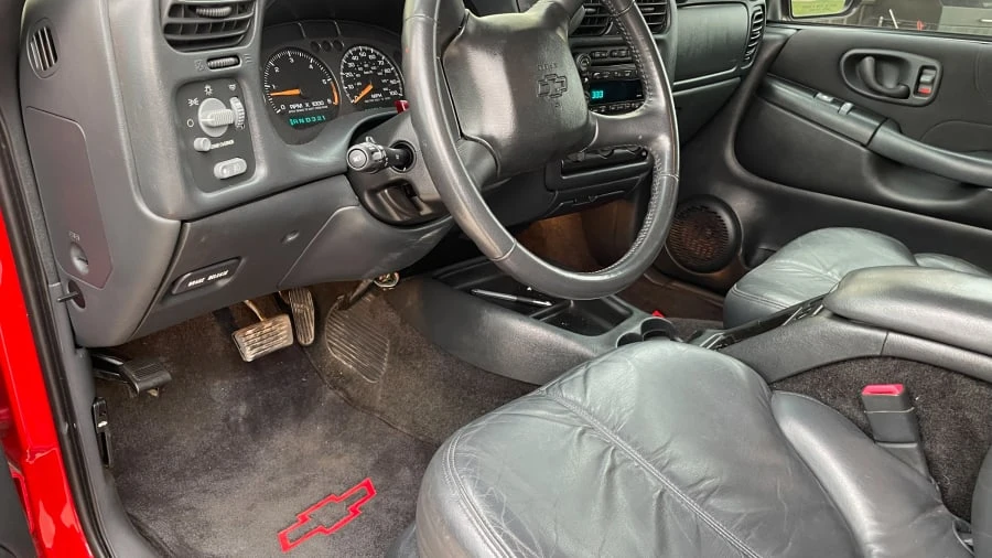 2004 Chevrolet S-10 - Image 10 of 14
