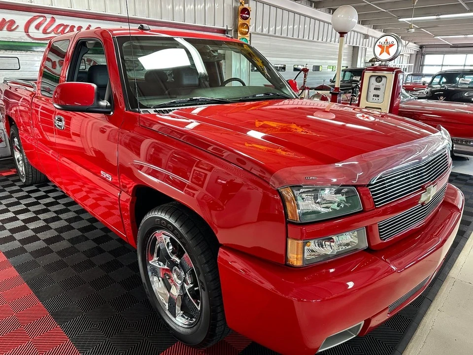 2004 Chevrolet Silverado 1st Gen - Image 2 of 12