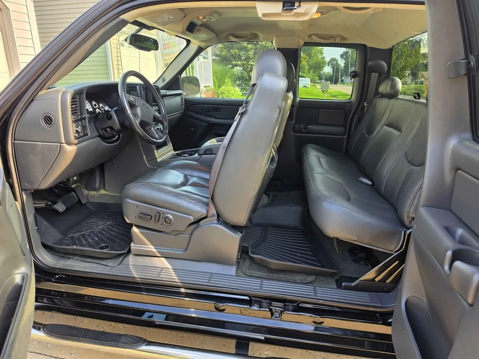 2004 Chevrolet SS - Image 11 of 16