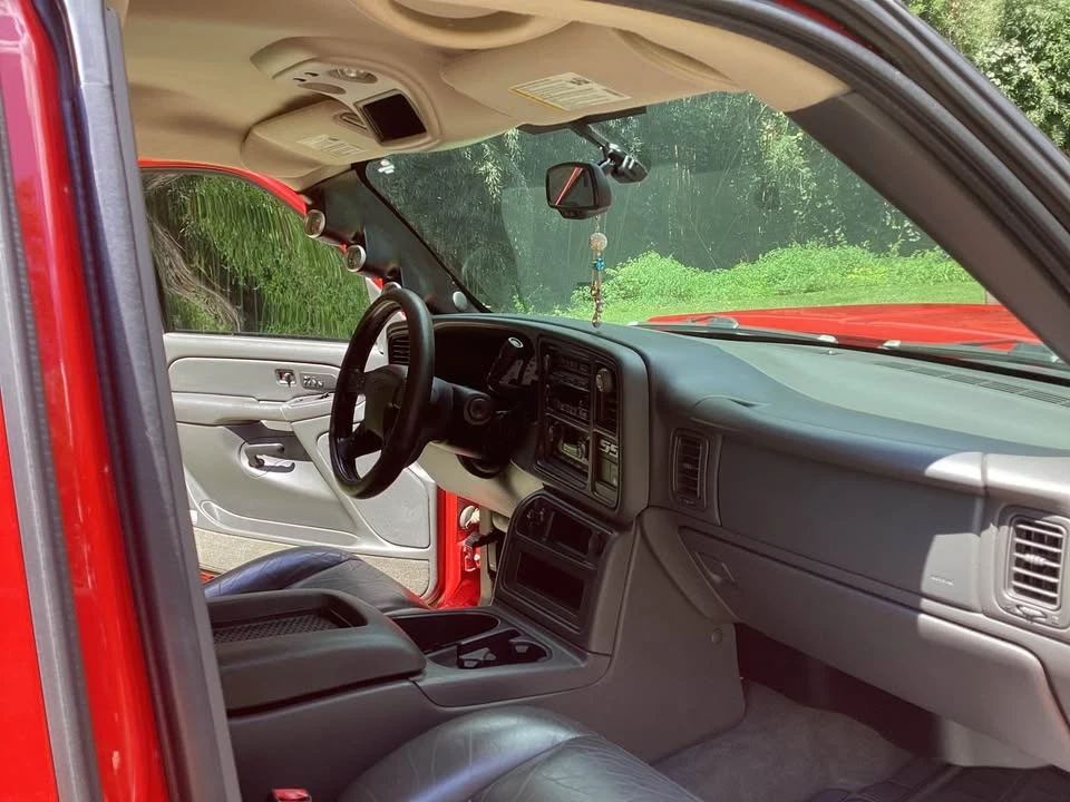 2004 Chevrolet SS - Image 11 of 16
