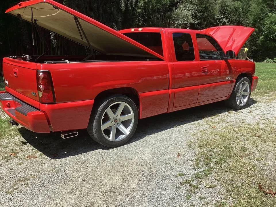 2004 Chevrolet SS - Image 15 of 16