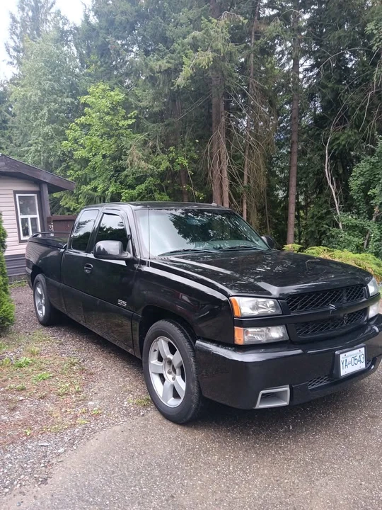 2004 Chevrolet SS - Image 2 of 3