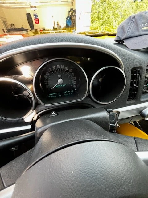 2004 Chevrolet SSR - Image 8 of 12
