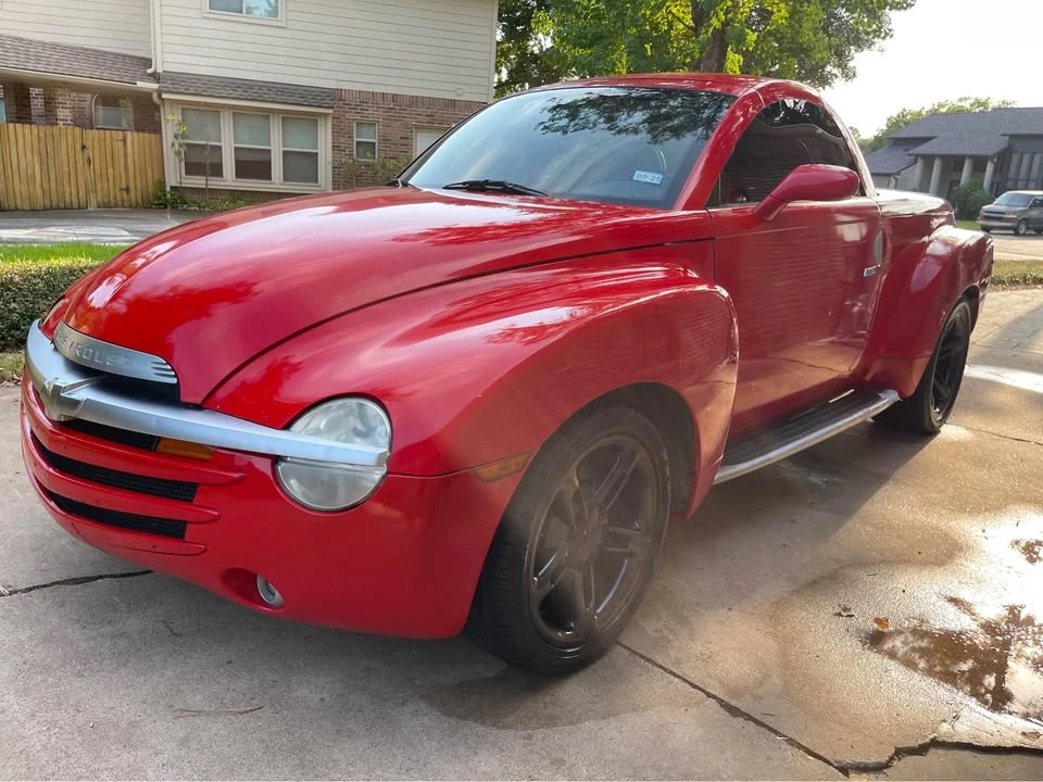 2004 Chevrolet SSR - Image 3 of 10