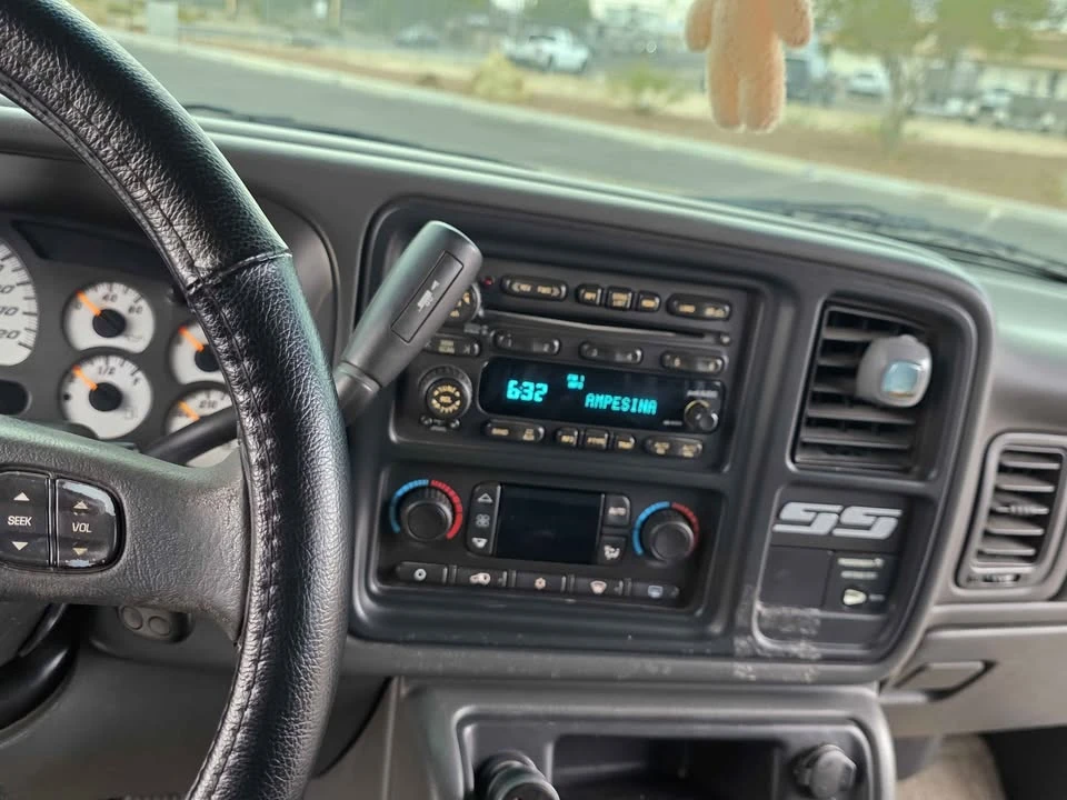 2004 Chevrolet SS - Image 12 of 20