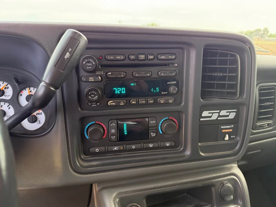 2004 Chevrolet SS - Image 7 of 10