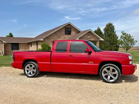 2004 Chevrolet Silverado SS Truck