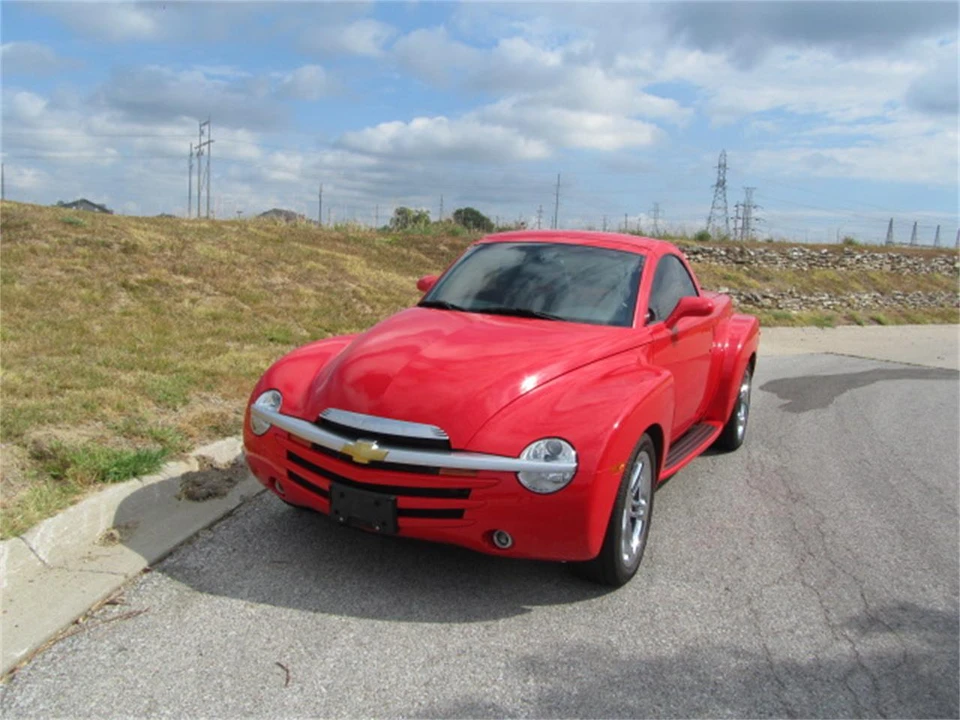 2004 Chevrolet SSR - Image 2 of 21