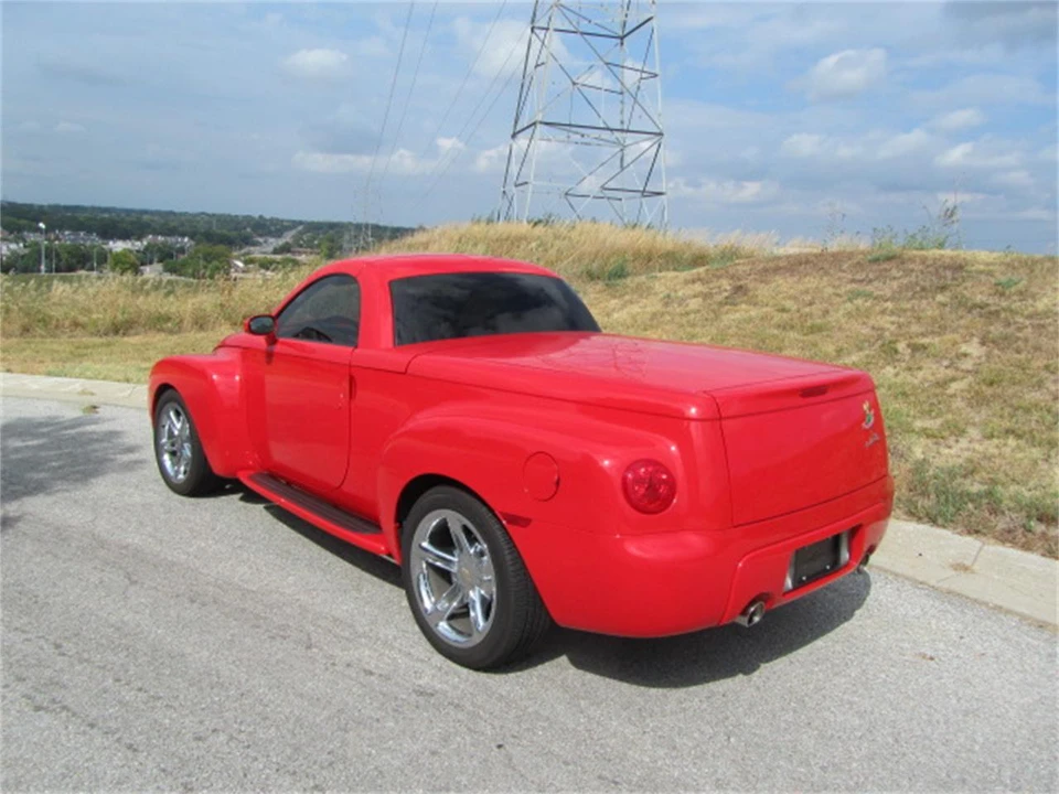 2004 Chevrolet SSR - Image 4 of 21