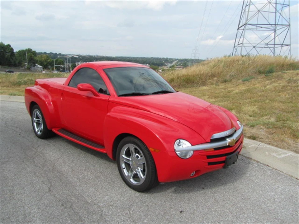 2004 Chevrolet SSR - Image 16 of 21