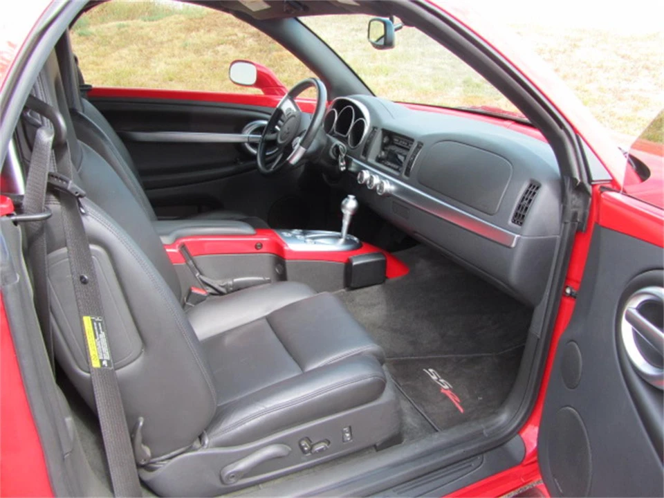 2004 Chevrolet SSR - Image 17 of 21