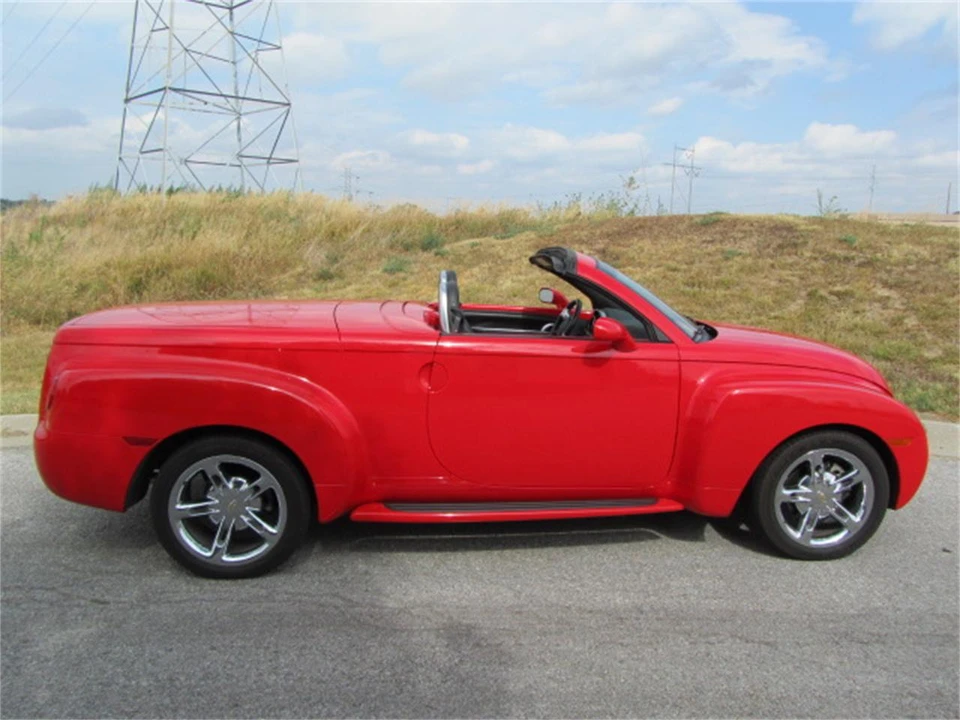 2004 Chevrolet SSR - Image 18 of 21