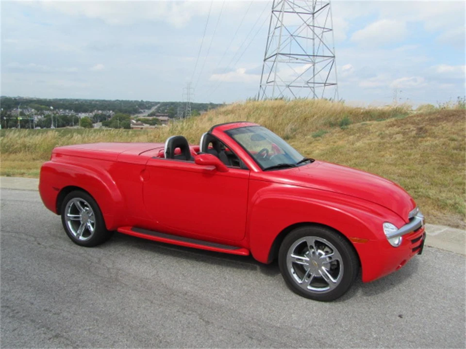 2004 Chevrolet SSR - Image 19 of 21