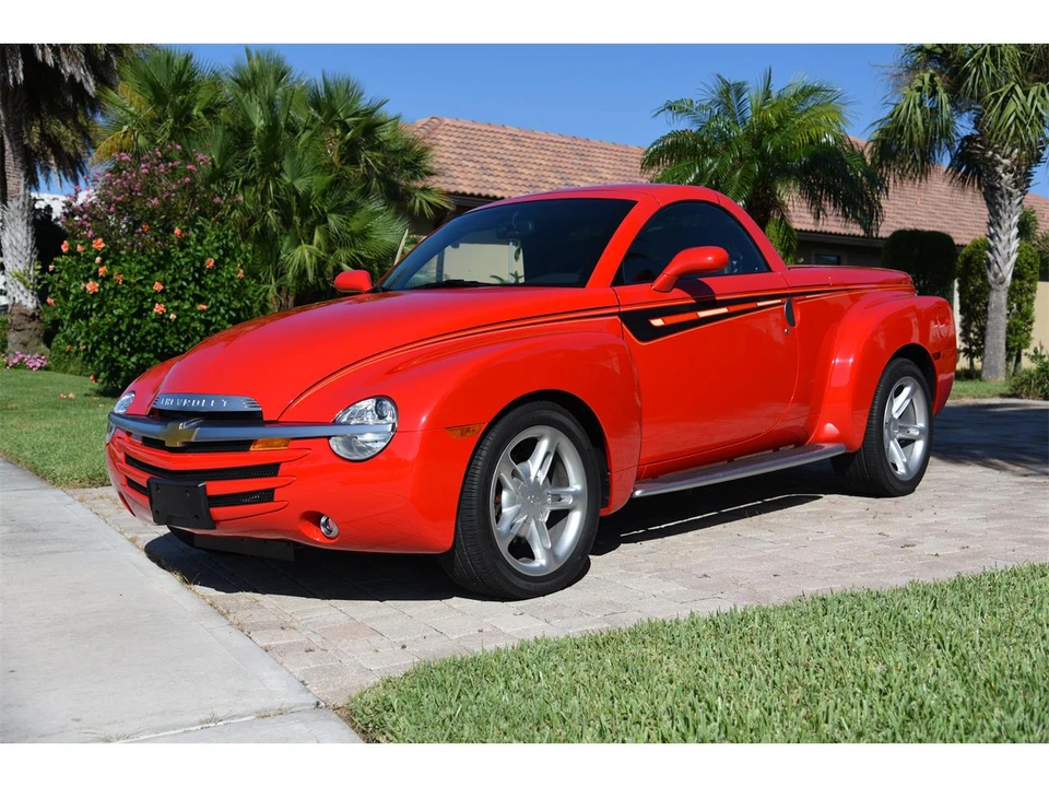 2004 Chevrolet SSR - Image 4 of 31