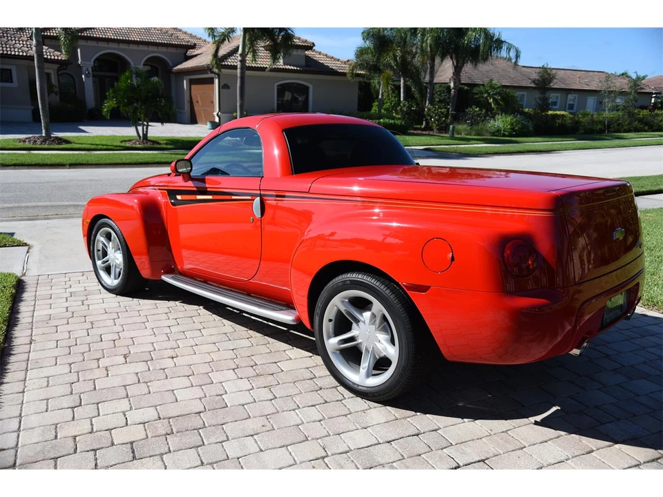2004 Chevrolet SSR - Image 16 of 31