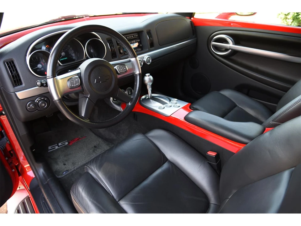 2004 Chevrolet SSR - Image 17 of 31