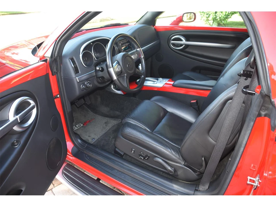 2004 Chevrolet SSR - Image 19 of 31