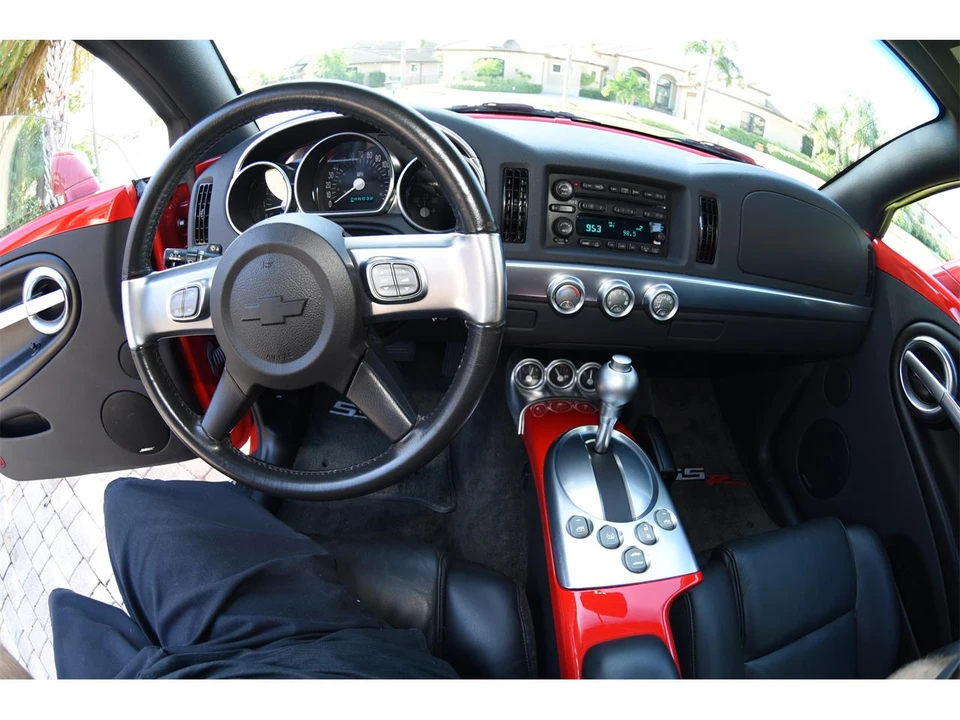 2004 Chevrolet SSR - Image 26 of 31